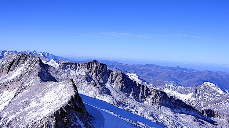 LE MYSTÈRE – L’imposante croix au somment du pic d’Aneto a disparu